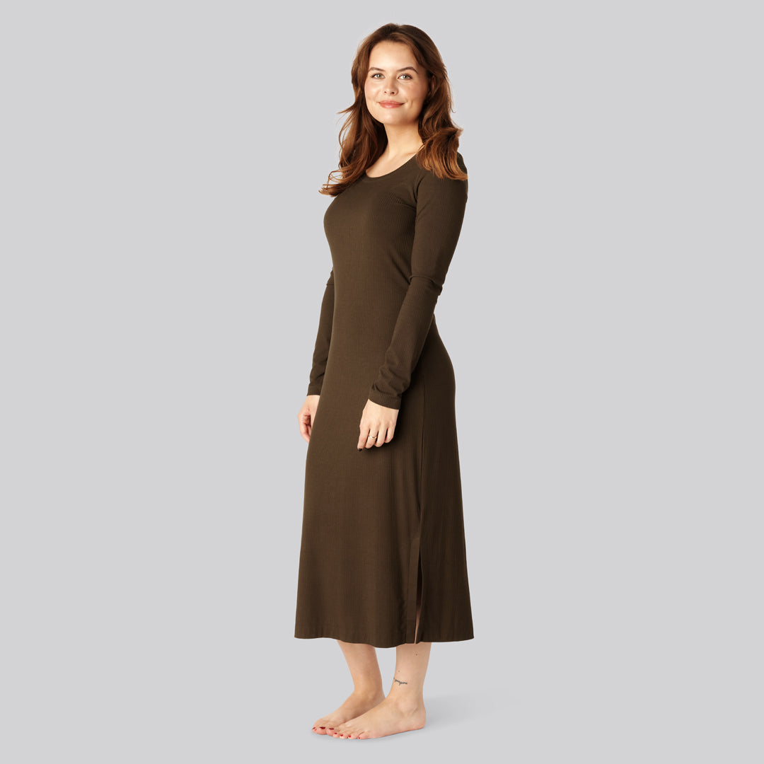 Bambus ribbet langærmet kjole i brun til damer - Bambuni