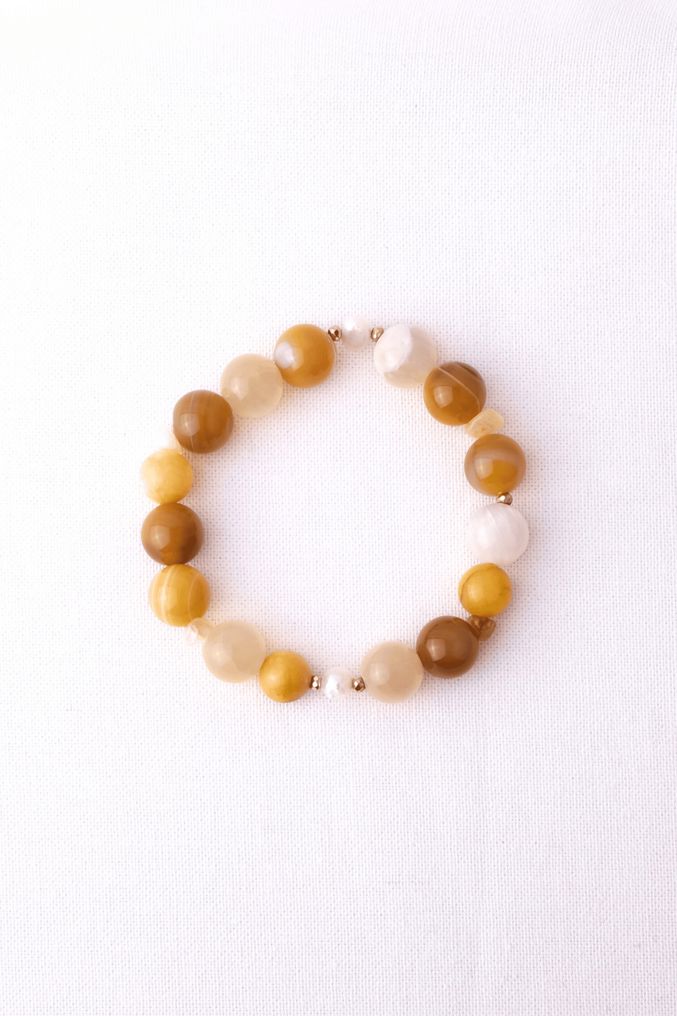 EFTERÅR - Armbånd med agat, kalcedon, jade og ferskvandsperler - PAROL