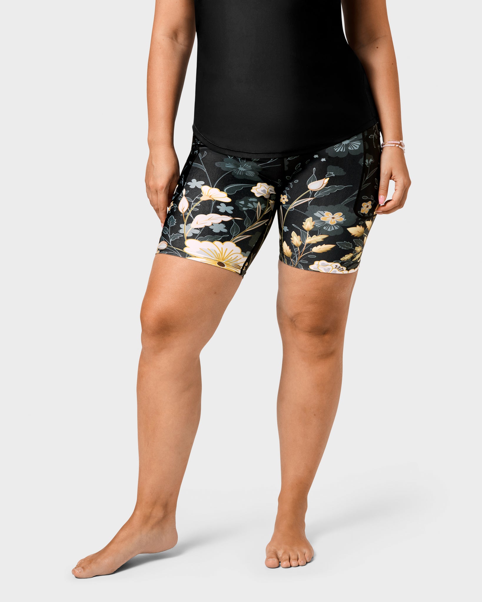 Signature Elegant Floral Shorts - Huabo
