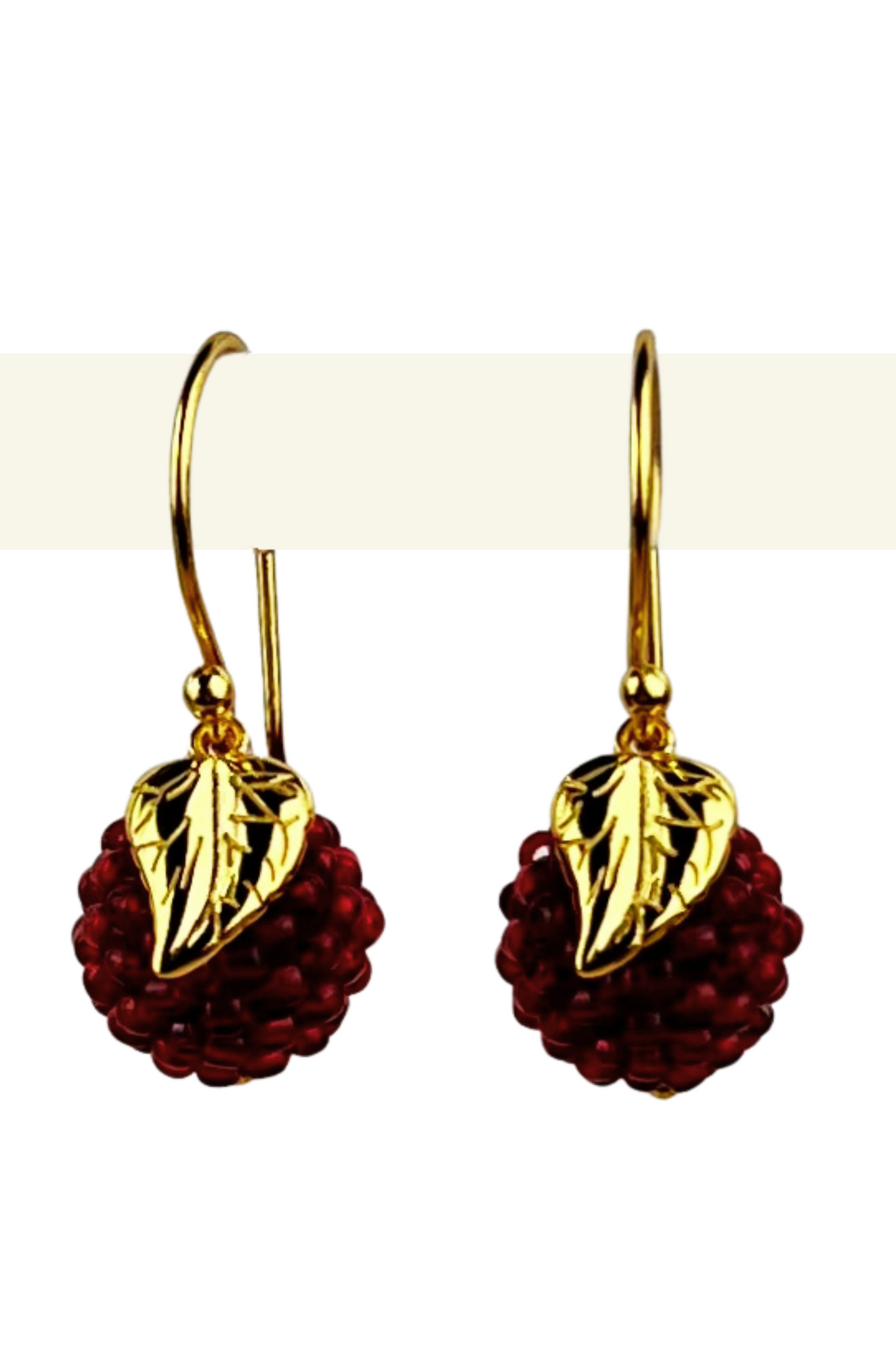 Håndlavede ørering i dyb rød farve - PAROL