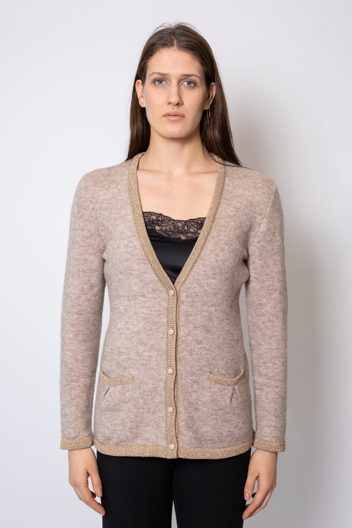 KLASSISK STRIK V-CARDIGAN beige - PAROL